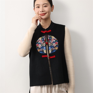 时尚民族风羊毛刺绣马甲女秋冬红色盘扣修身显瘦无袖外套图片