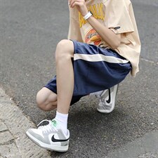 蓝色