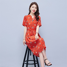 连衣裙2023年夏季潮流舒适简约时尚中长款圆领碎花，女装连衣裙，贵人树