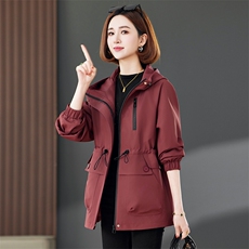 2025春季新款时尚休闲修身百搭抽绳收腰拉链口袋贴标连帽短外套，女装短外套，靓衣阁