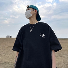 黑色