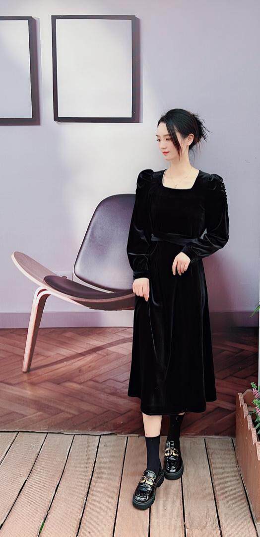 秋冬新品丝绒连衣裙，女装连衣裙，雨恋依香(1F)