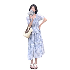 蓝色碎花法式连衣裙女2025夏季新款方领温柔设计感度假风小众裙子，女装连衣裙，2C053
