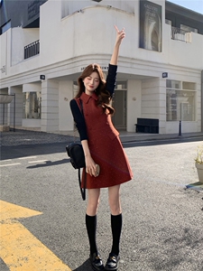 现货韩系高级感红呢料马甲+针织打底套装女2026春装新款两件套裙图片