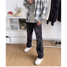 黑色