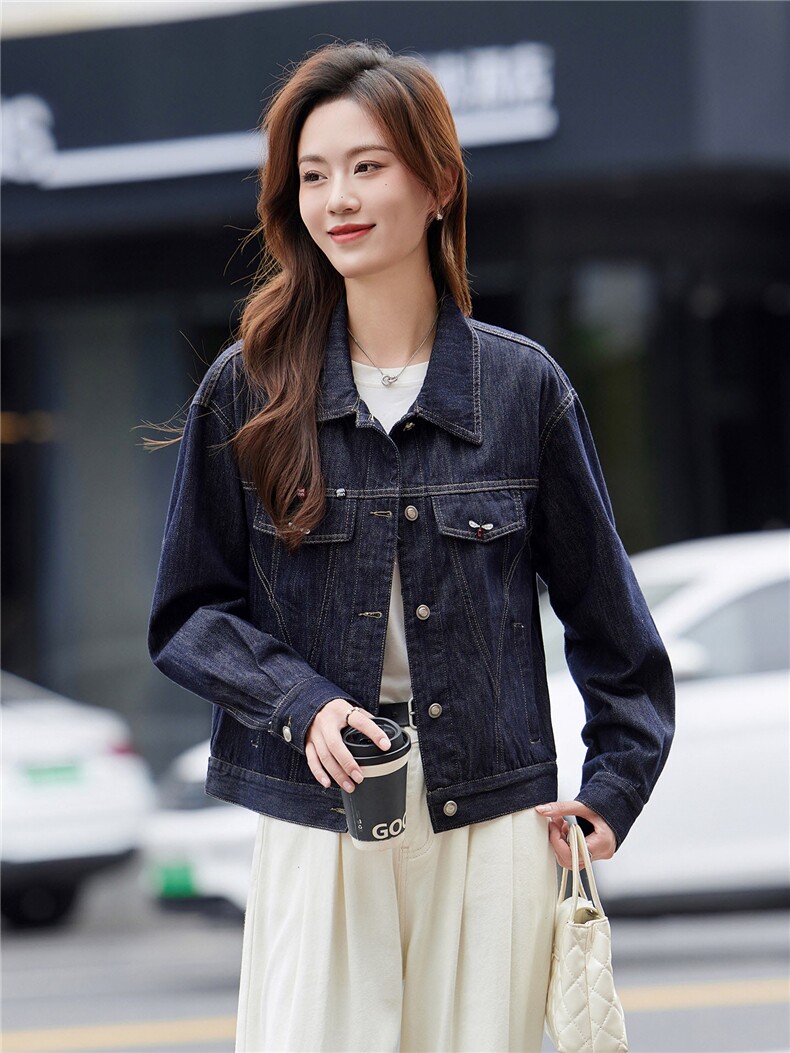 气质牛仔短外套女春秋2025年新款小个子妈妈时尚洋气宽松翻领夹克,女装短外套,靓衣阁