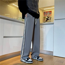 灰色