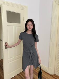 夏季新款不规则设计感裙摆显瘦连衣裙图片