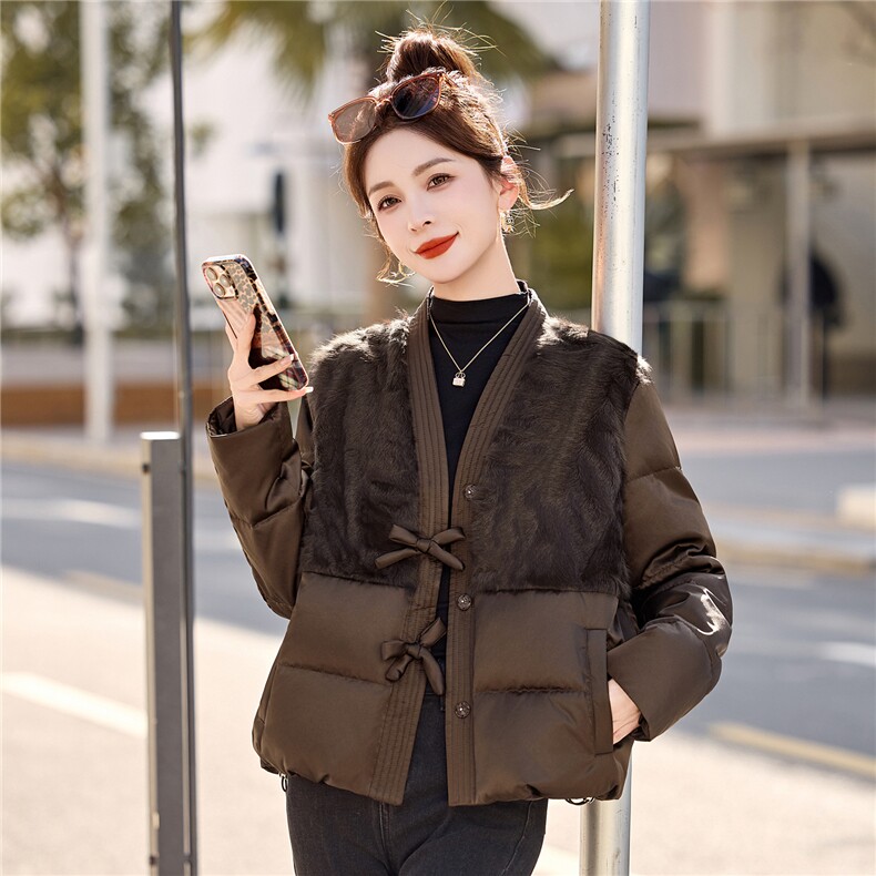 新款欧时尚高端流行超显瘦拼真毛羽绒服,女装羽绒服,布芭啦
