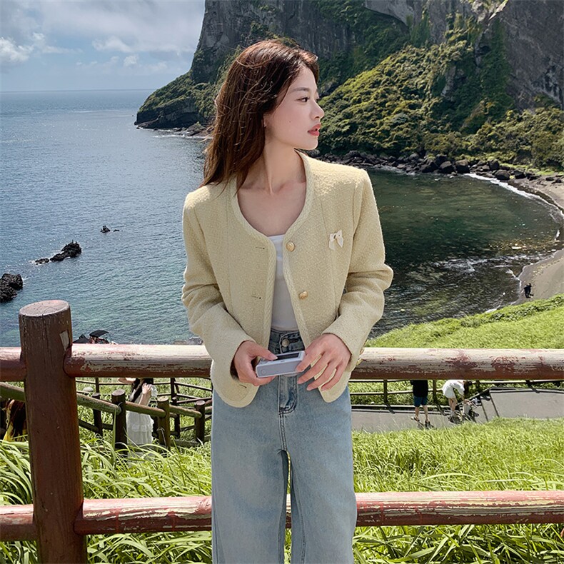 2026韩系氛围感小香风短外套女秋季新款格子V领宽松百搭通勤开衫,女装短外套,艾米莉亚