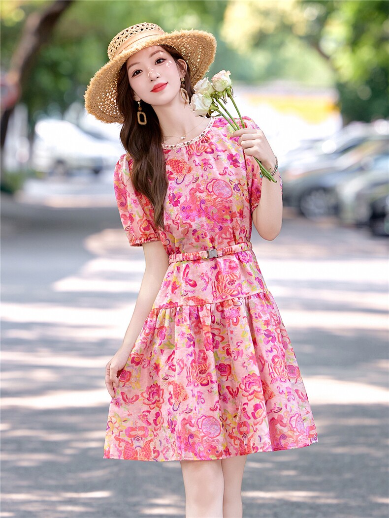 洋气粉色印花连衣裙女2025夏新款小个子收腰显瘦气质减龄A字裙子,女装连衣裙,依如秀(原杭风阁)