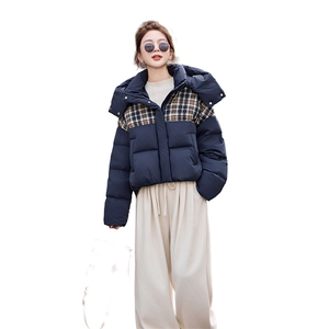 格子拼接撞色白鸭绒羽绒服图片