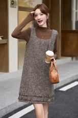 时尚小香风背带裙子百搭洋气针织打底衫2026新款背心连衣裙两件套，女装套装/套裙，蓝诺裳