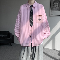 淡粉色