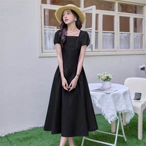 现货白色连衣裙女2025夏新款方领法式收腰显瘦气质泡泡袖长裙图片