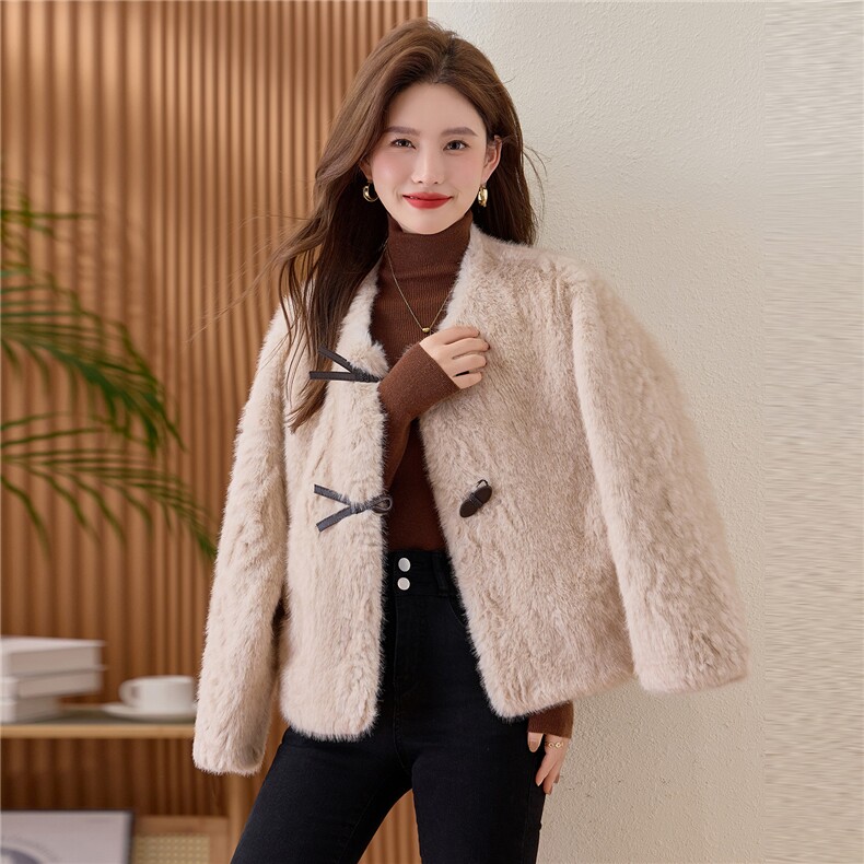 2025秋冬季新款小香风皮毛一体短款毛毛外套女年轻款貂绒皮草，女装皮草，涵誉