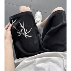 黑色