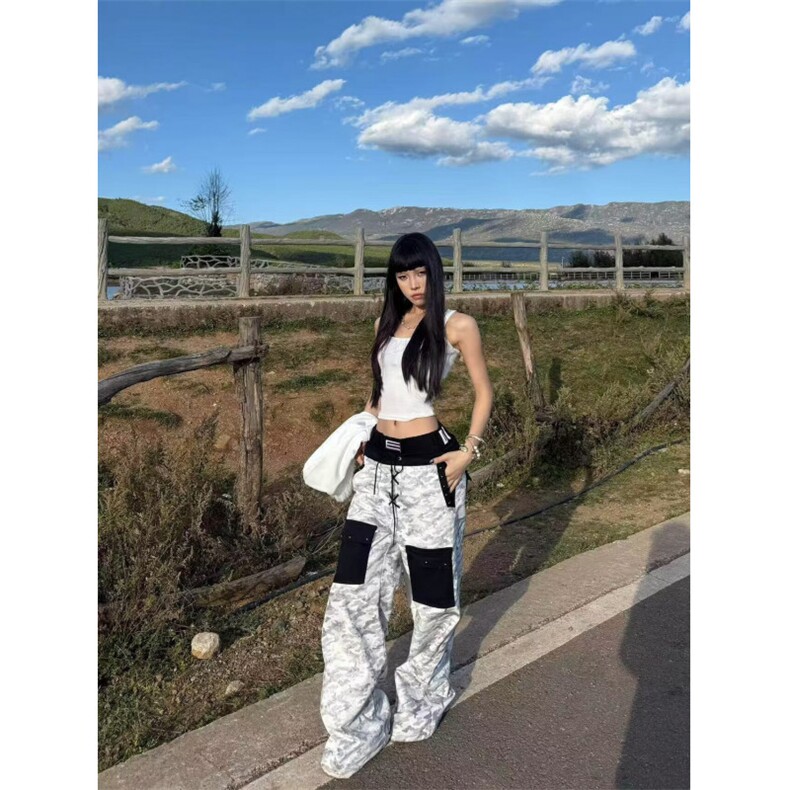 美式复古刺绣白色微喇牛仔裤男2026新款高街直筒修身显瘦裤子春秋图片