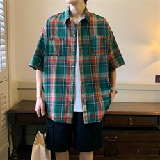 墨绿色