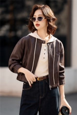 欧货高级感蓝色蛋白皮衣外套女2026春秋新款蝙蝠袖pu短夹克小个子，女装皮衣，江南女神