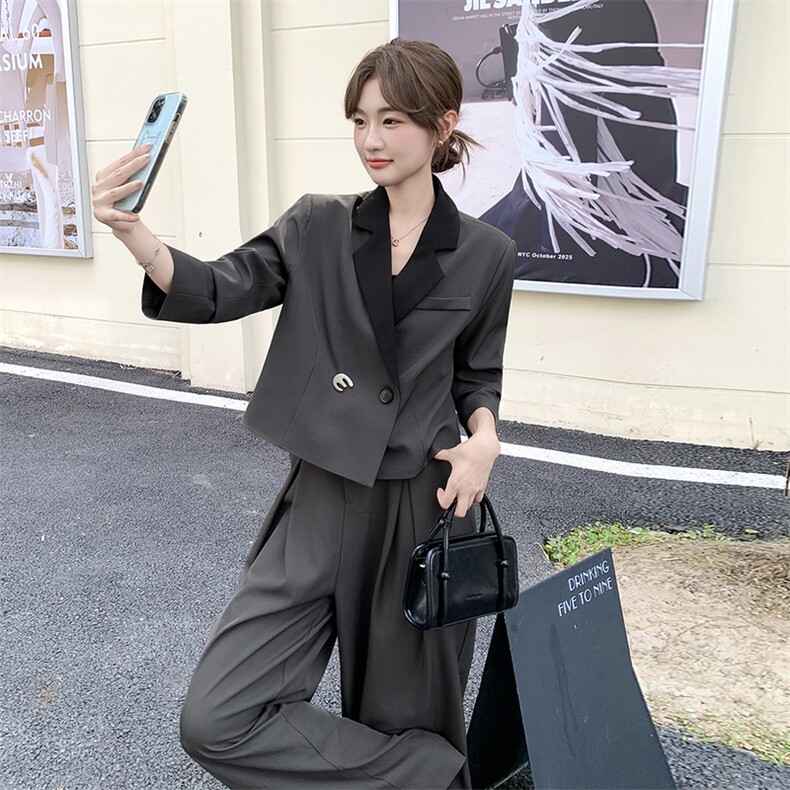2025秋季撞色西装套装女图片
