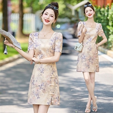 小个子连衣裙女2024新款夏季气质名媛高端精致法式方领碎花裙子，女装连衣裙，众宇琦
