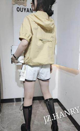 9070短袖帽衫，女装，俊泽.哈妮