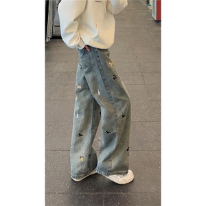 卡通刺绣蓝色牛仔裤春款男士美式水洗微喇裤子宽松阔腿休闲裤图片