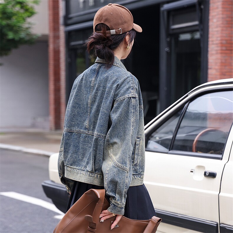 现货复古摩登感牛仔外套2024春装设计感渐变怀旧色短款夹克上衣女，女装牛仔外套，美拉德工厂直营店