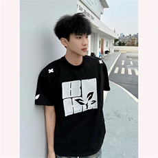 黑色