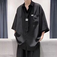 黑色