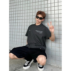 深灰色