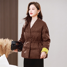 2025冬装新款90白鸭绒新中式盘扣V领羽绒服外套，女装羽绒服，雪樱依海