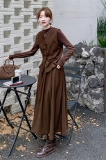 现货咖色法式气质马甲打底衫半身裙三件套7677-P175-K248，女装套装/套裙，2C159