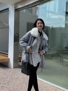 百搭风衣版羽绒服图片