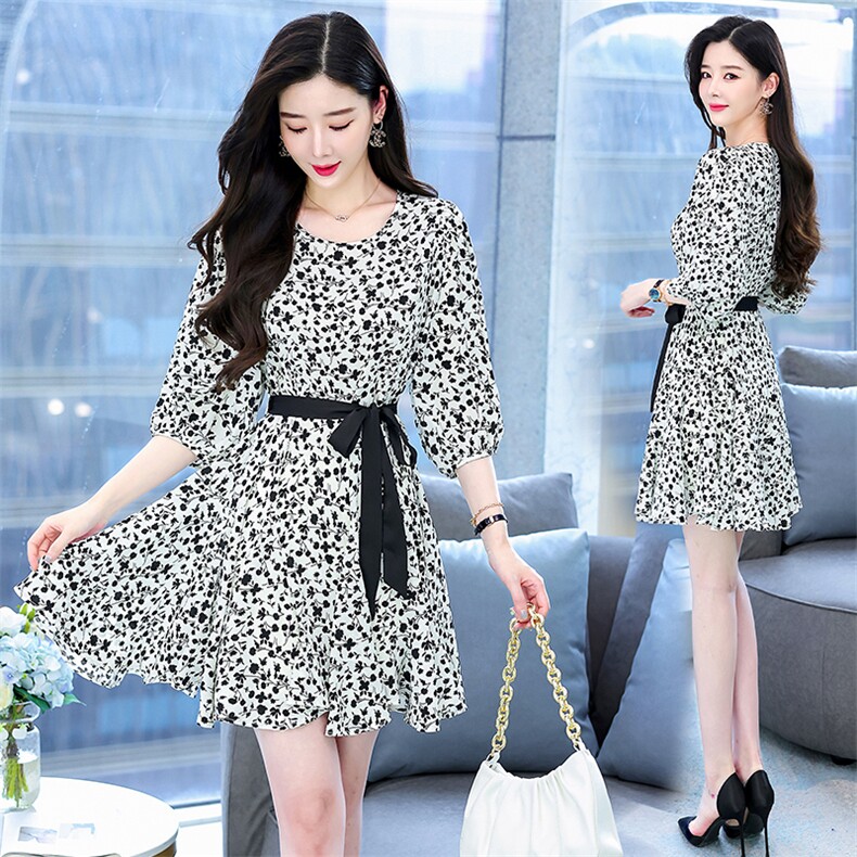 2023年夏季新款时尚收腰显瘦中长款连衣裙，女装连衣裙，时尚俏佳人