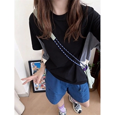 黑色