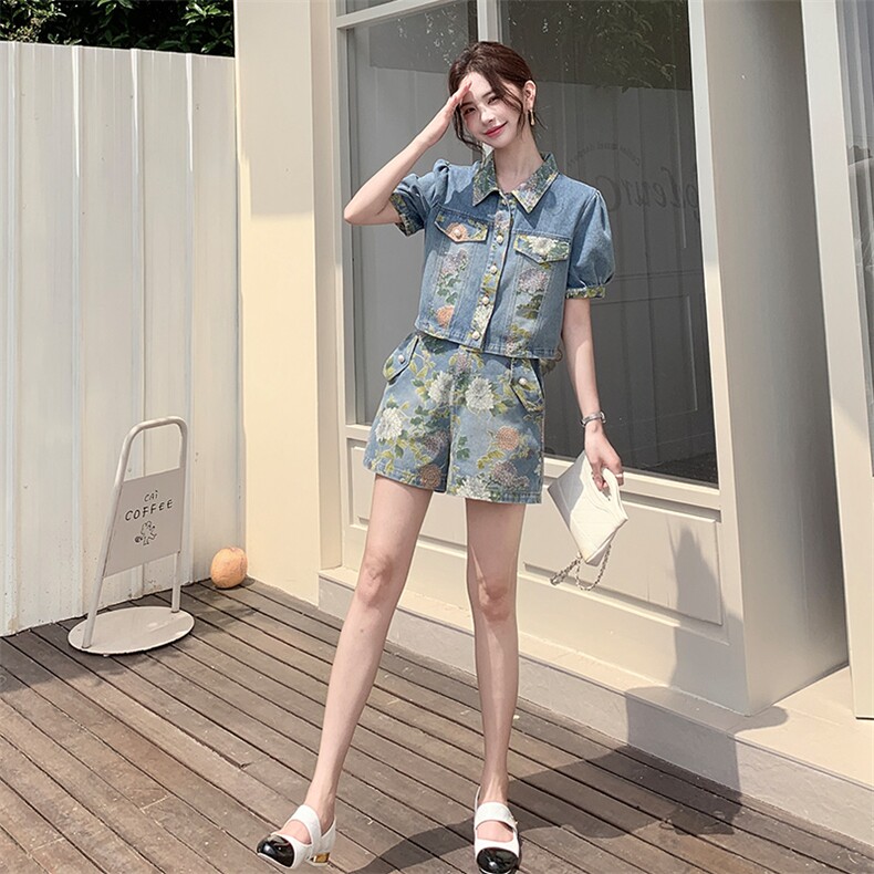 2025夏季新款时尚显瘦洋气减龄牛仔衬衫+短裤两件套,女装套装/套裙,浙宝二楼003号