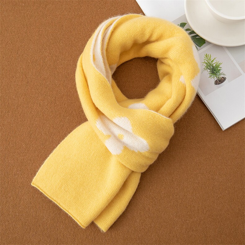 秋冬季35%休闲简约时尚百搭小花围巾，童装儿童配饰，戎咖羊绒