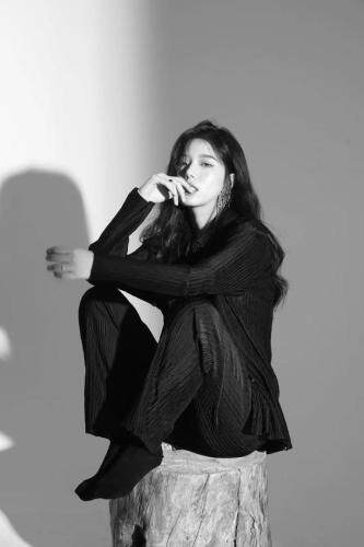 JY设计师款褶皱套装，女装职业装，JY.OUBEN