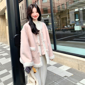 粉色羊羔毛外套女冬季2025年新款韩系超好看加厚保暖皮毛一体上衣图片