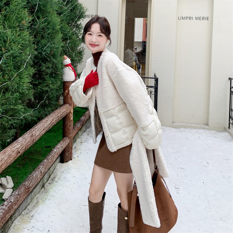 2025年冬季新款羊羔毛拼接羽绒服女90白鸭绒外套配围巾,女装羽绒服,1D102-1