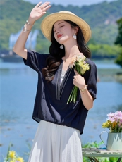 时尚休闲烫钻假两件小衫女2026夏季新款宽松遮肉显瘦短袖上衣，女装衬衫，余墨