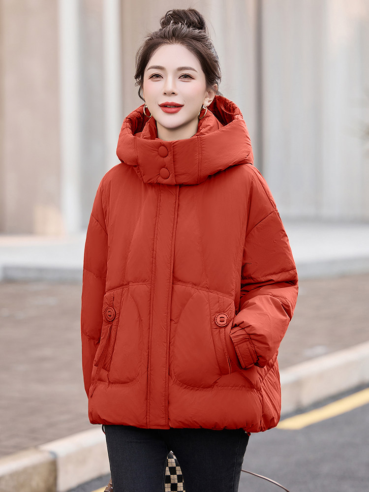 安哥拉红短裤羽绒服女2024冬季新款加厚宽松连帽小个子白鸭绒外套,女装羽绒服,琦鑫阁（原依鑫阁）