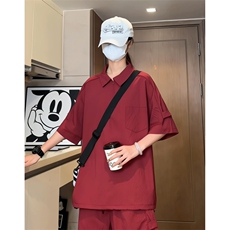 酒红色