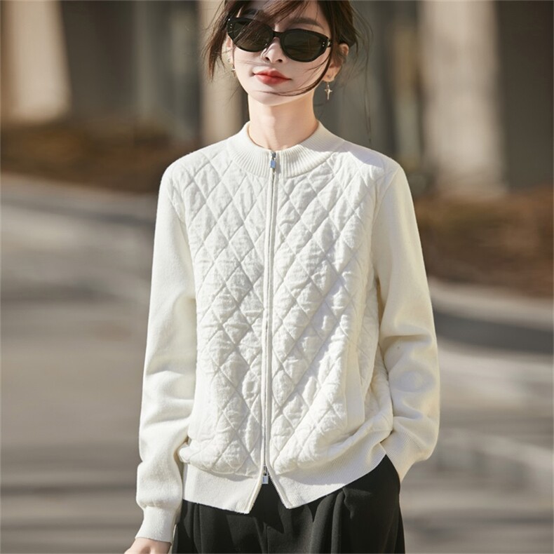 2025年秋季通勤时尚百搭通勤简约休闲菱形格棉服开衫，女装针织衫/毛衣，暖烁羊绒