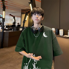 墨绿色