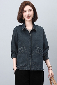 中年妈妈时尚休闲牛仔女2026春秋新款高级宽松洋气减龄图片