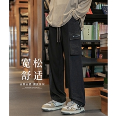 黑色