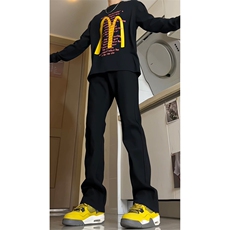 黑色